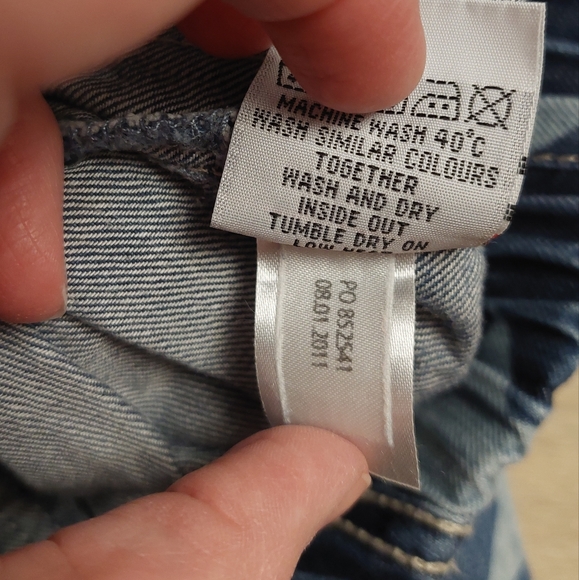 2011 euc Mini Boden denim star shorts - Picture 7 of 9